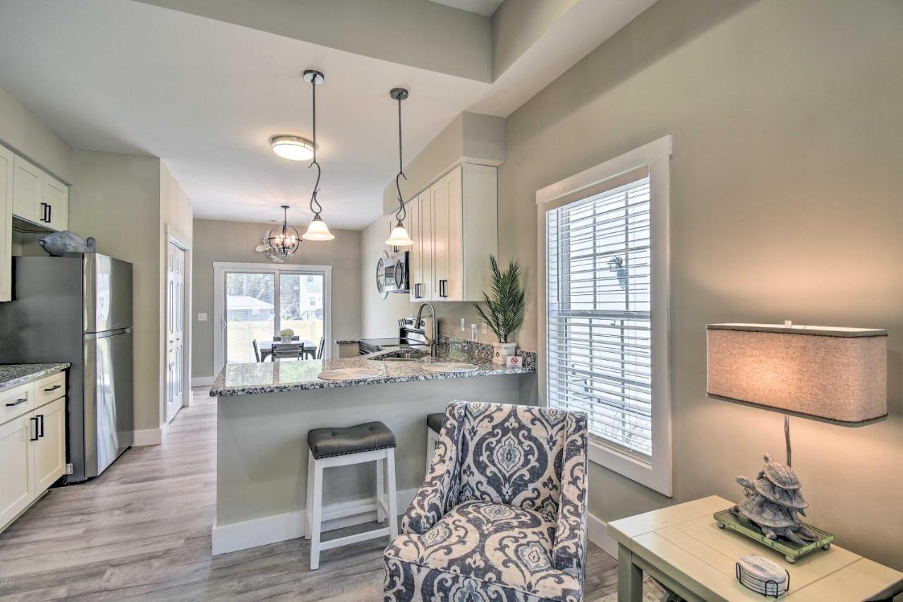 Ocean Isle Beach Home With Shared Lanai And Grill 외부 사진