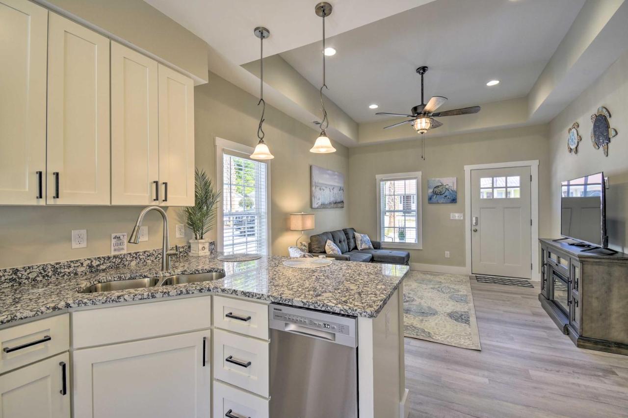 Ocean Isle Beach Home With Shared Lanai And Grill 외부 사진