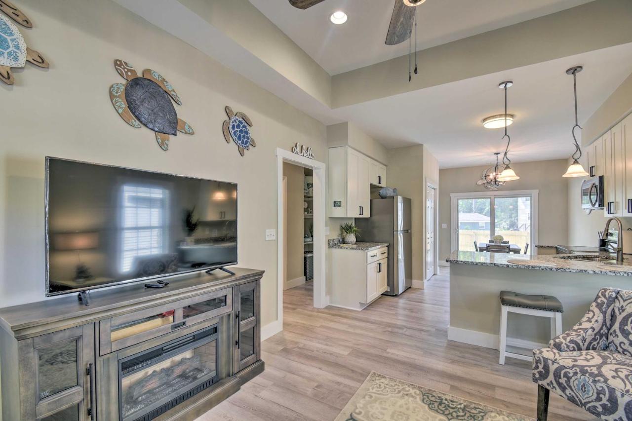 Ocean Isle Beach Home With Shared Lanai And Grill 외부 사진