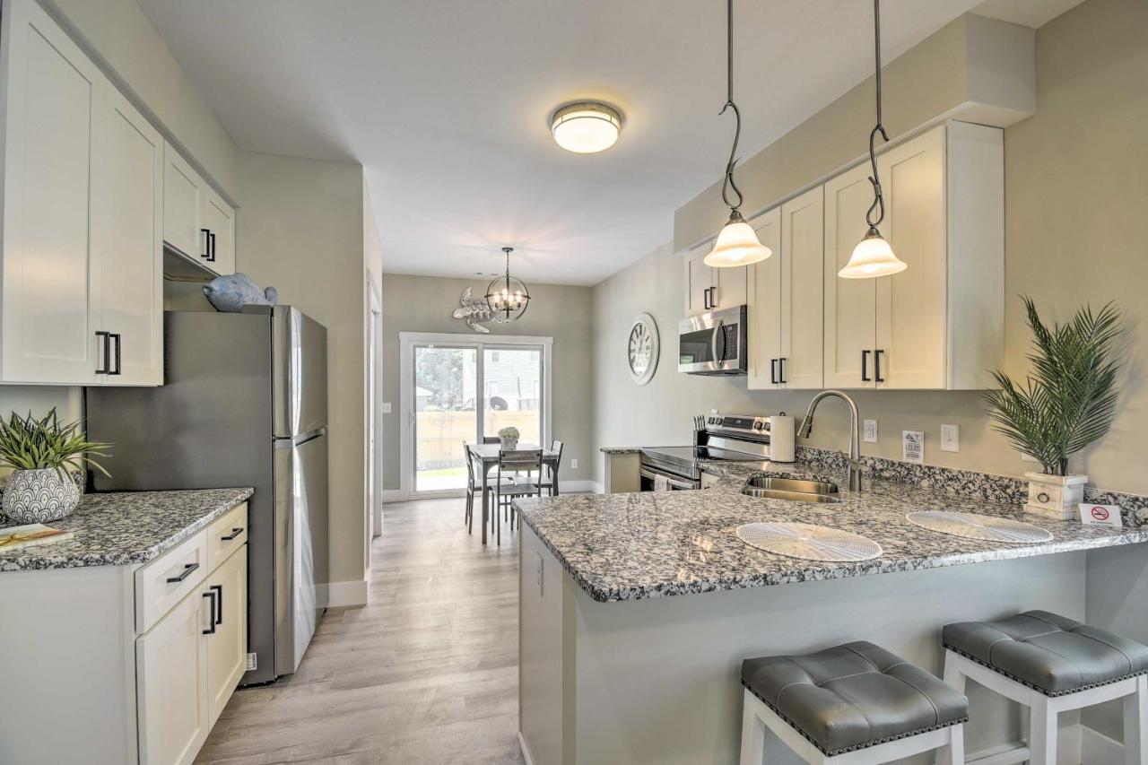 Ocean Isle Beach Home With Shared Lanai And Grill 외부 사진